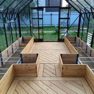 Грядки в теплицу и паркет / Раменский район // Июнь 2023