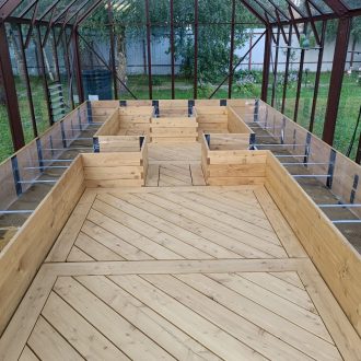 Грядки в теплицу и паркет / Раменский район // Июнь 2023