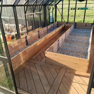 Грядки и паркет в теплицу / Серпуховский район // Май 2024