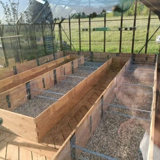 Грядки и паркет в теплицу / Серпуховский район // Май 2024