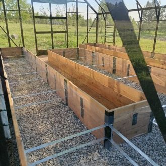 Грядки и паркет в теплицу / Серпуховский район // Май 2024