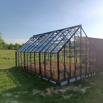 Грядки и паркет в теплицу / Серпуховский район // Май 2024