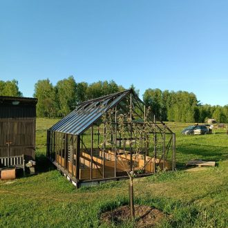 Грядки и паркет в теплицу / Серпуховский район // Май 2024