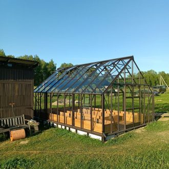 Грядки и паркет в теплицу / Серпуховский район // Май 2024