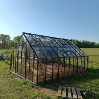 Грядки и паркет в теплицу / Серпуховский район // Май 2024