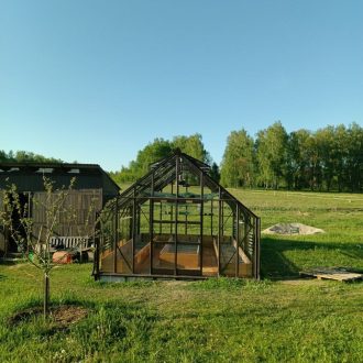 Грядки и паркет в теплицу / Серпуховский район // Май 2024