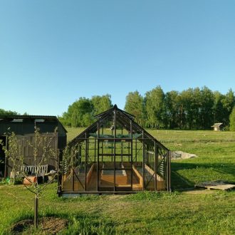 Грядки и паркет в теплицу / Серпуховский район // Май 2024