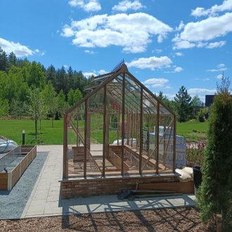 Компактная теплица и грядка / КП Новое Семкино — Рязанская область // Май 2024