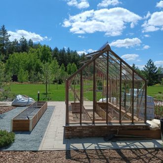 Компактная теплица и грядка / КП Новое Семкино — Рязанская область // Май 2024