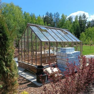 Компактная теплица и грядка / КП Новое Семкино — Рязанская область // Май 2024