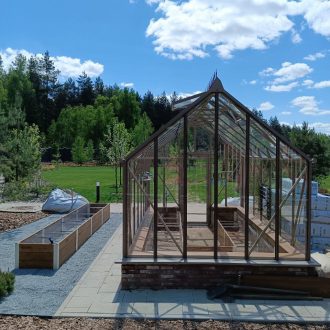 Компактная теплица и грядка / КП Новое Семкино — Рязанская область // Май 2024