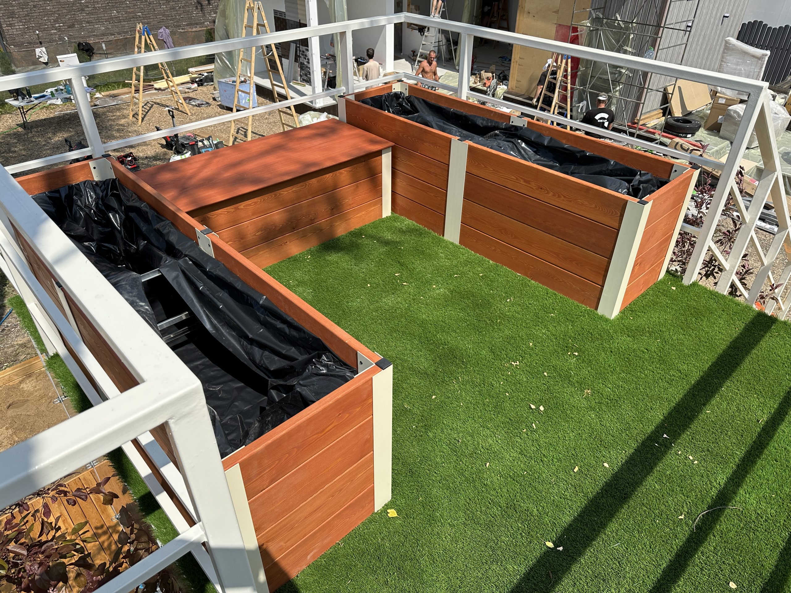 Контейнерное озеленение — деревянные кашпо, сундуки, скамеечки от ЭкоДеко