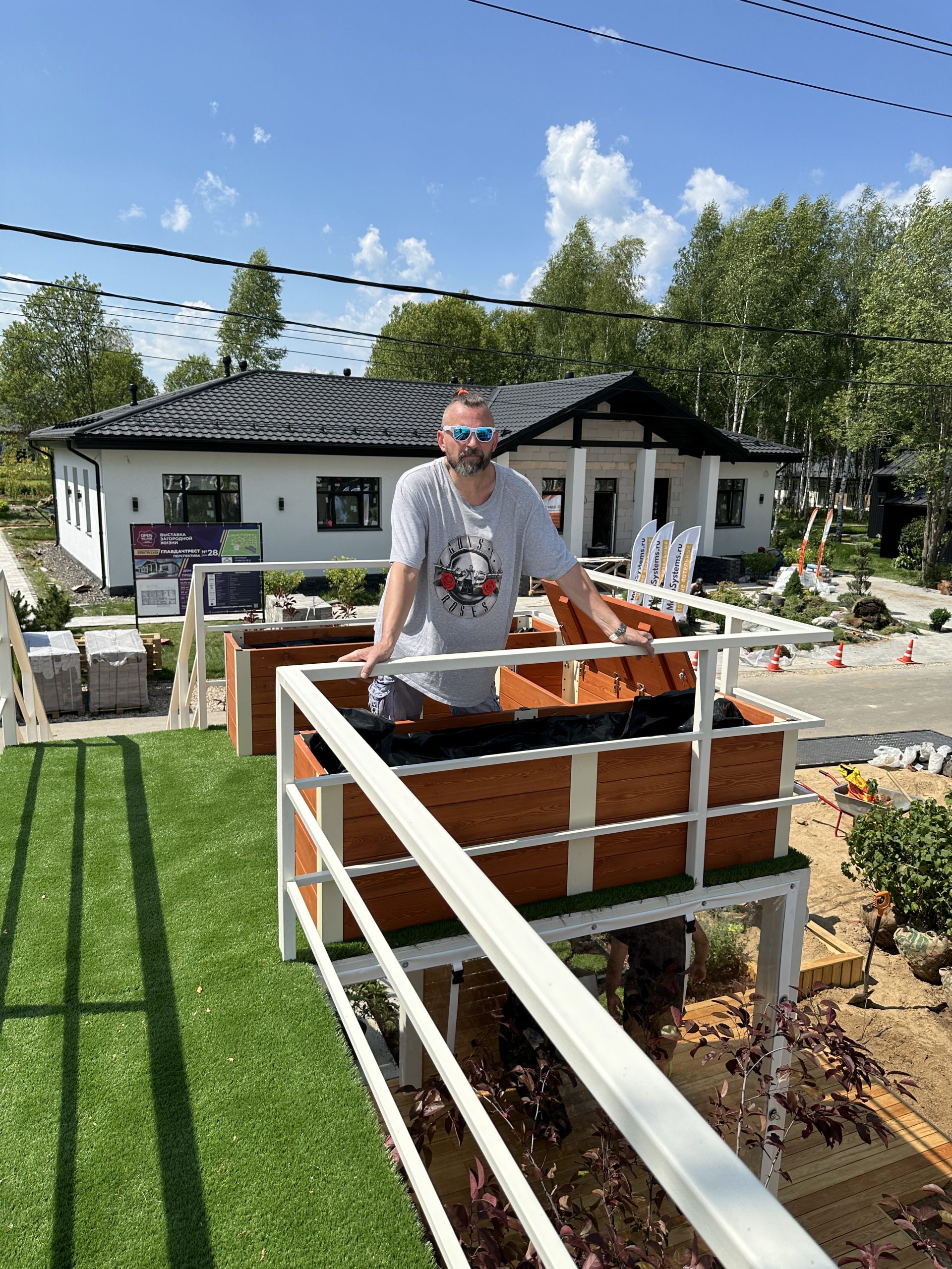 Контейнерное озеленение — деревянные кашпо, сундуки, скамеечки от ЭкоДеко