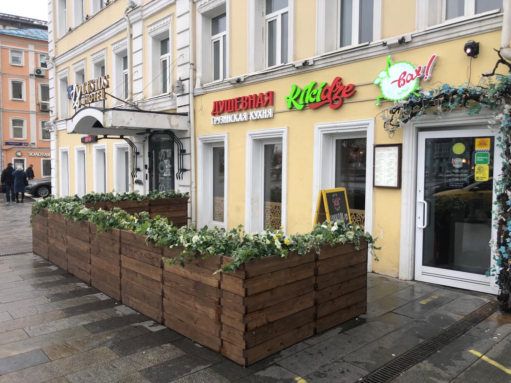 Контейнерное озеленение — деревянные кашпо, сундуки, скамеечки от ЭкоДеко