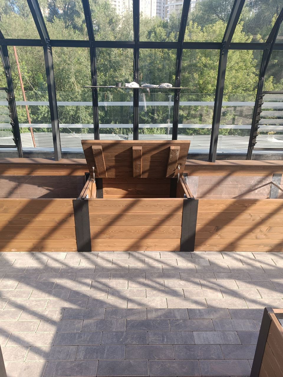 Контейнерное озеленение — деревянные кашпо, сундуки, скамеечки от ЭкоДеко