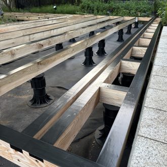 Открытая терраса из лиственницы / Мэдисон Парк // Июнь 2025