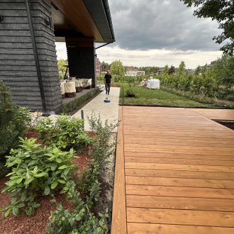 Открытая терраса из лиственницы / Мэдисон Парк // Июнь 2025